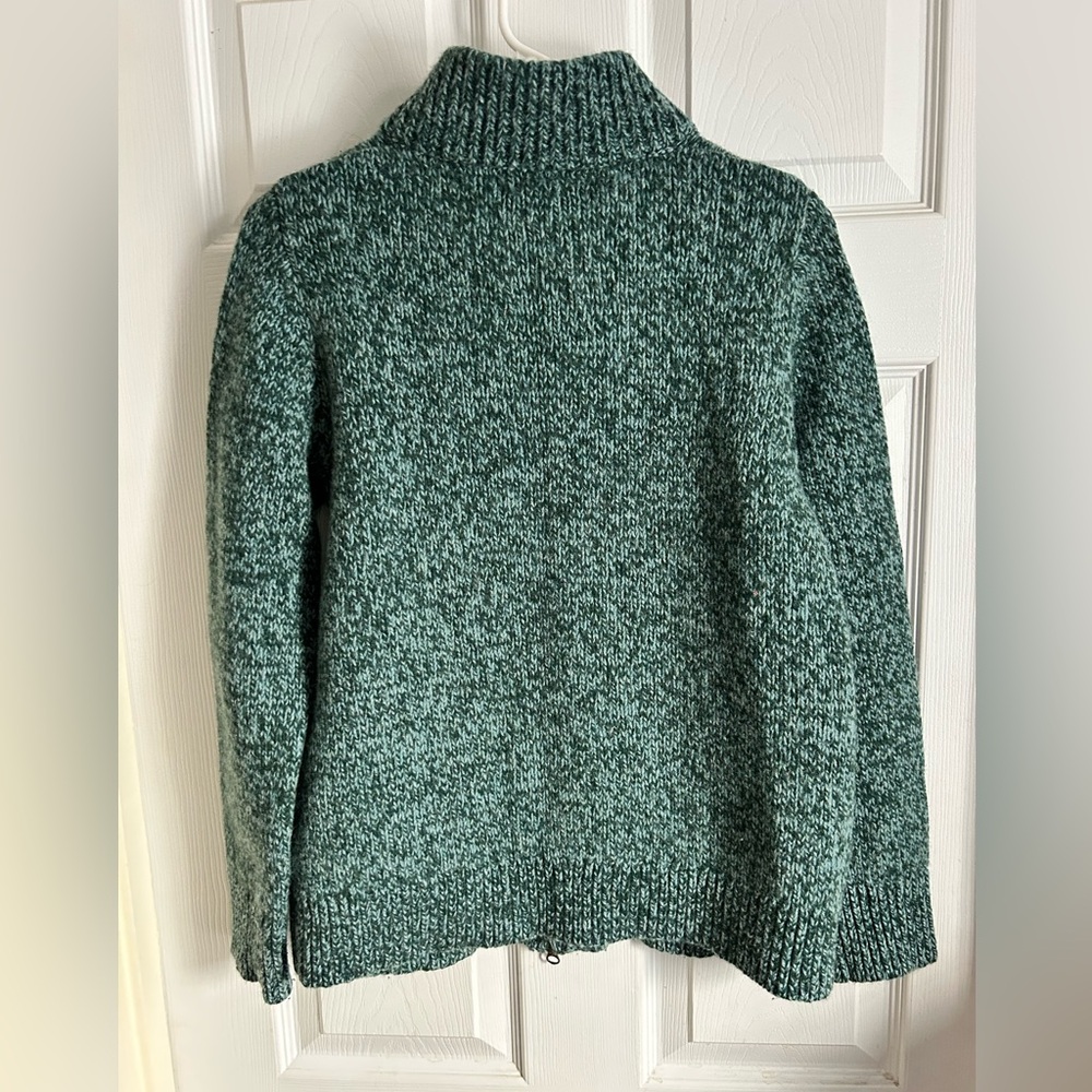 L.L. Bean Women’s Forest Green 100% Lambswool Sweater. Size M - Picture 2 of 7